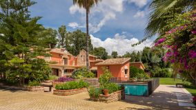 Beautiful villa hideaway for sale in Fuente del Espanto, Benahavis