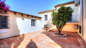 Villa for sale in El Padron, Estepona