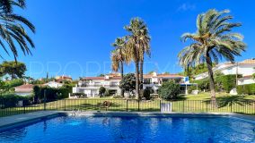 For sale ground floor apartment in Nueva Andalucia with 2 bedrooms