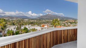 Lägenhet for sale in Nueva Andalucia, Marbella