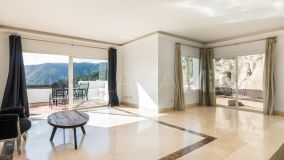 Parhus for sale in Istan