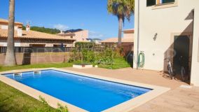 Buy house with 4 bedrooms in Son Servera