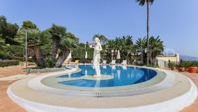 Villa for sale in El Paraiso with 5 bedrooms