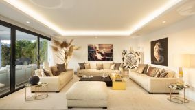 Villa en venta en Nueva Andalucia, Marbella