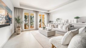 Ground floor apartment in Nueva Andalucia, Marbella