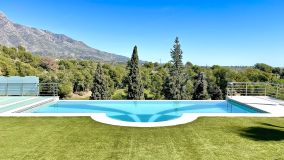 Villa zu verkaufen in Aloha, Nueva Andalucia