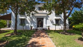 Villa for sale in Cortijo Blanco, San Pedro de Alcantara