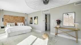 Villa for sale in La Cerquilla, Nueva Andalucia
