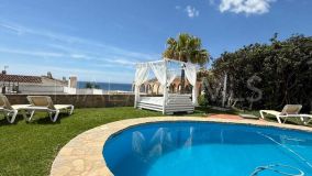 Villa for sale in Benalmadena