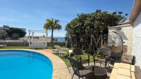 Villa for sale in Benalmadena