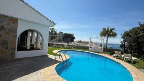 Villa for sale in Benalmadena
