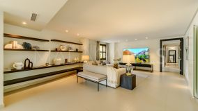 Villa for sale in La Cerquilla, Nueva Andalucia