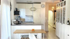 Apartamento en venta en Benahavis