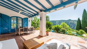 Villa for sale in Benahavis