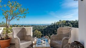 Ático en venta en Los Arqueros, Benahavis