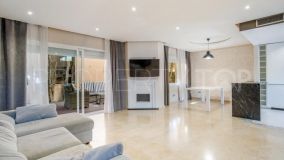 Town house in Condes de Iza for sale