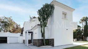 Villa for sale in Los Naranjos Golf, Nueva Andalucia