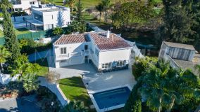 Villa for sale in Los Naranjos Golf, Nueva Andalucia