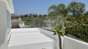 Chalet for sale in Nueva Andalucia, 950,000 €