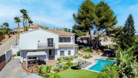 Villa en venta en Elviria, Marbella Este