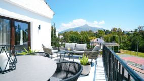 Stunning Renovated Penthouse in the Heart of Golf Valley, Nueva Andalucía