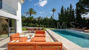 Villa en venta en Nueva Andalucia, Marbella