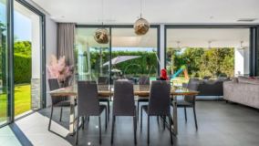 Villa for sale in Isdabe, Estepona Öst