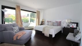 For sale villa in Linda Vista Baja with 5 bedrooms