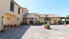 Villa for sale in New Golden Mile, Estepona Est