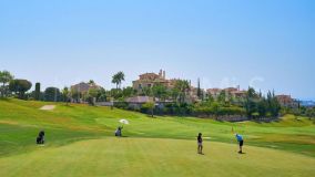 Tvåvånings takvåning for sale in Los Capanes del Golf, Benahavis