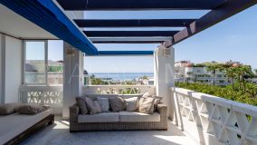 Apartamento en venta en Playas del Duque, Marbella - Puerto Banus