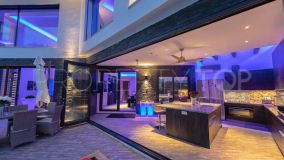 Buy villa in La Reserva de la Quinta