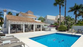 For sale 4 bedrooms villa in Parcelas del Golf