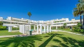 For sale ground floor apartment with 4 bedrooms in Andalucia Beach