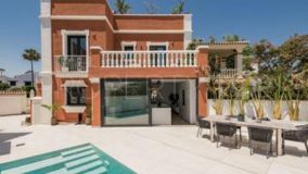 Comprar villa de 4 dormitorios en San Pedro Playa