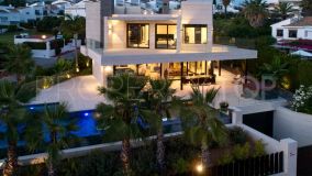 For sale Las Brisas del Golf villa with 7 bedrooms