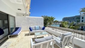 Duplex penthouse with 4 bedrooms for sale in Isla del Pez Barbero