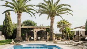 Finca for sale in Manacor with 5 bedrooms