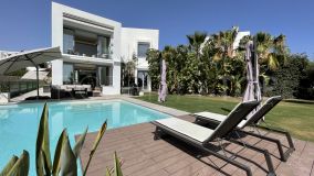 Villa con 4 dormitorios en venta en Los Monteros