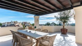 Fully renovated 3 bedrooms , 3 bathrooms duplex penthouse with an open sea view located in Benahavis.