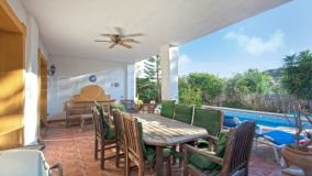 Villa en venta de 3 dormitorios en Calahonda
