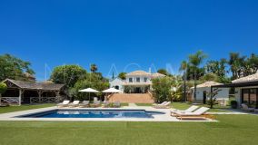 Villa en venta en El Paraiso, Estepona Este