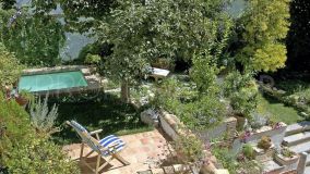 Comprar villa en Granada con 8 dormitorios