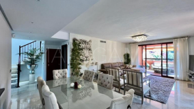 Zweistöckiges Penthouse zu verkaufen in Alicate Playa, Marbella Ost