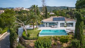 Villa en venta en Elviria, Marbella Este