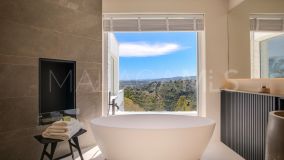 Villa for sale in Nueva Andalucia, Marbella