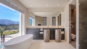 Villa for sale in Nueva Andalucia, Marbella