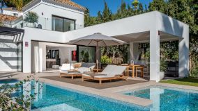 Villa en venta en El Paraiso, Estepona Este