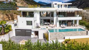 Villa for sale in Lomas de La Quinta, Benahavis
