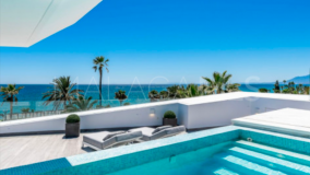 Villa en venta en Los Monteros Playa, Marbella Este